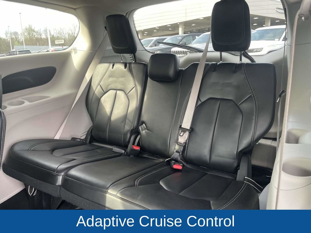 Certified 2023 Chrysler Pacifica Touring-L image 19