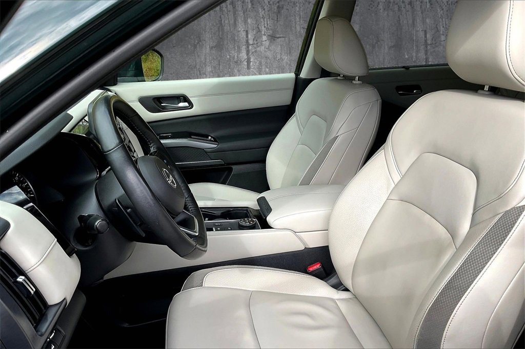 Used 2022 Nissan Pathfinder SL image 18