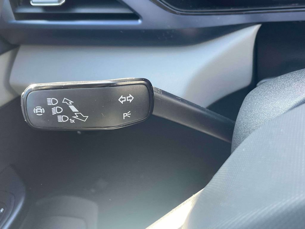 Used 2022 Volkswagen Taos SE w/ IQ.Drive SE Package image 23