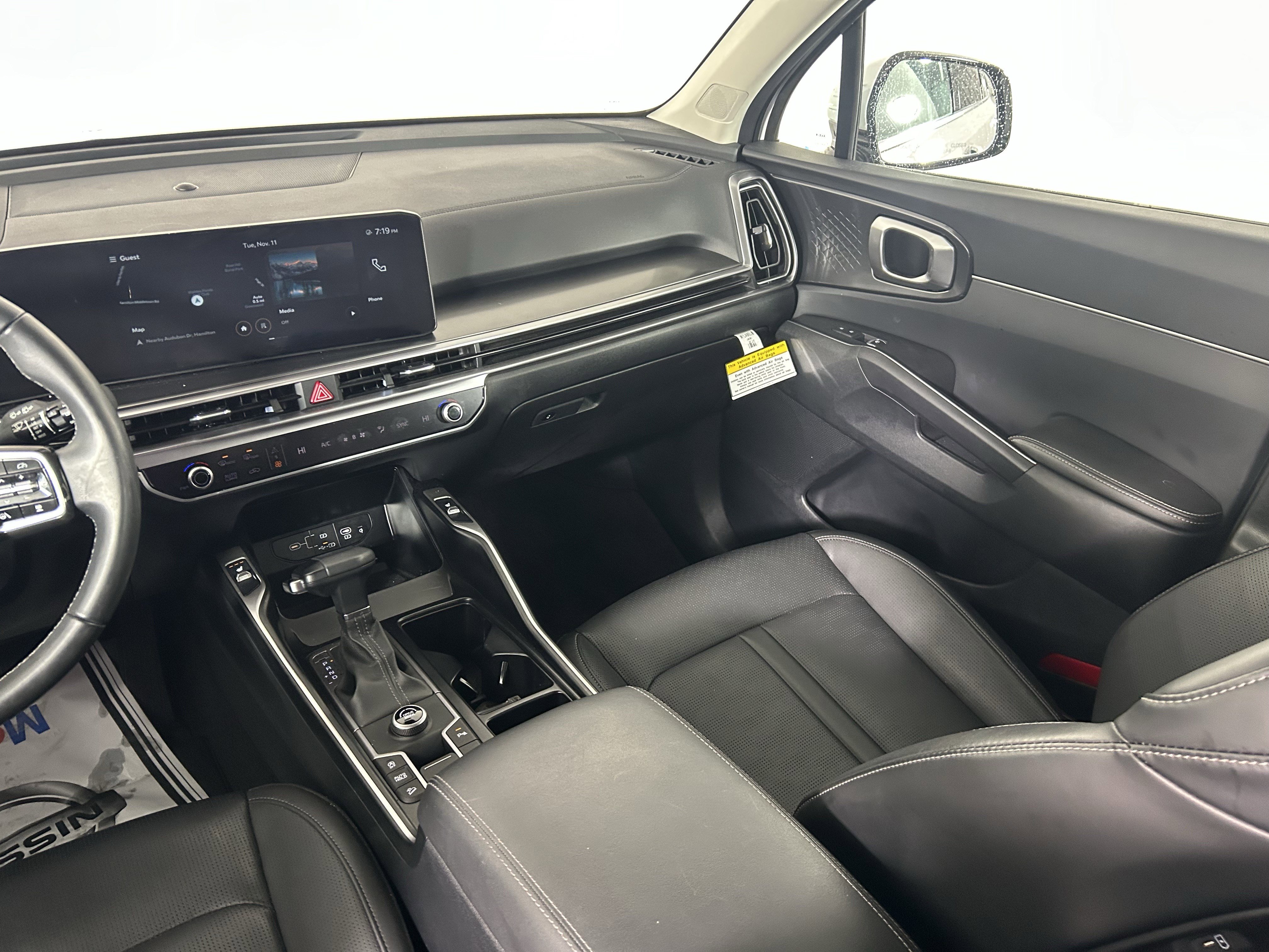 Used 2025 Kia Sorento S image 39