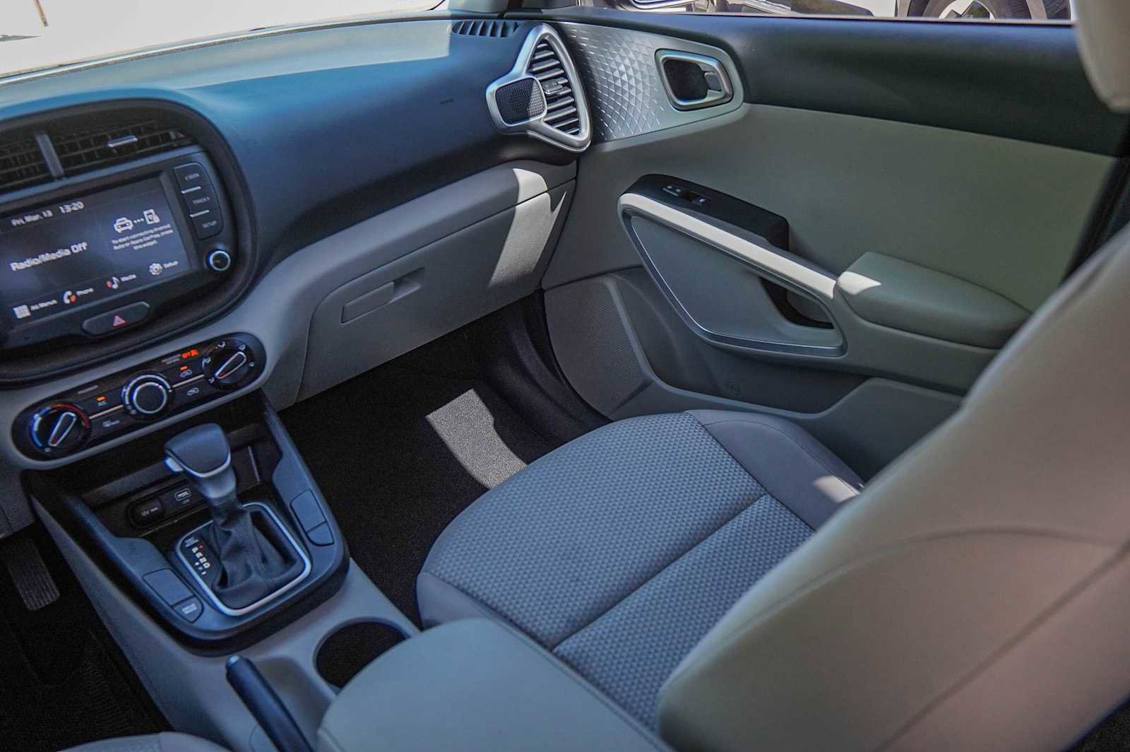 Certified 2023 Kia Soul LX w/ LX Technology Package image 26