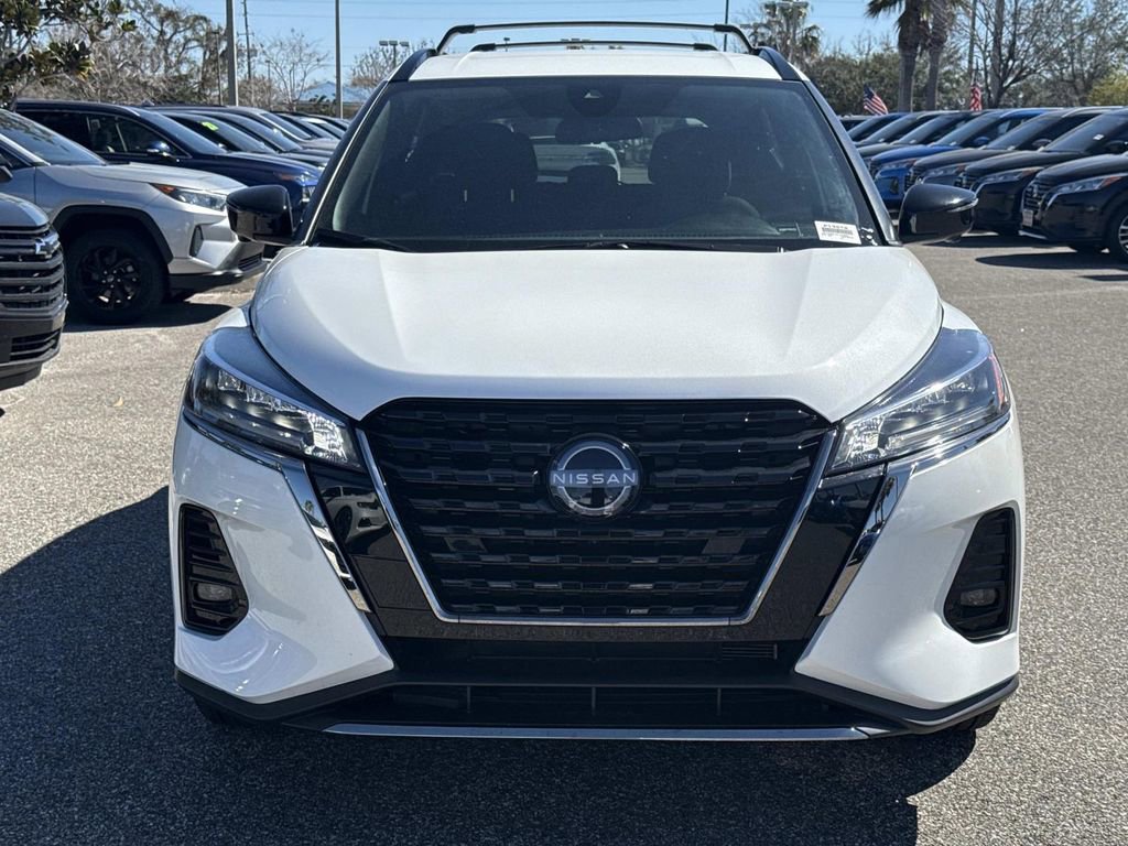 Certified 2023 Nissan Kicks SR w/ Exterior Package image 9