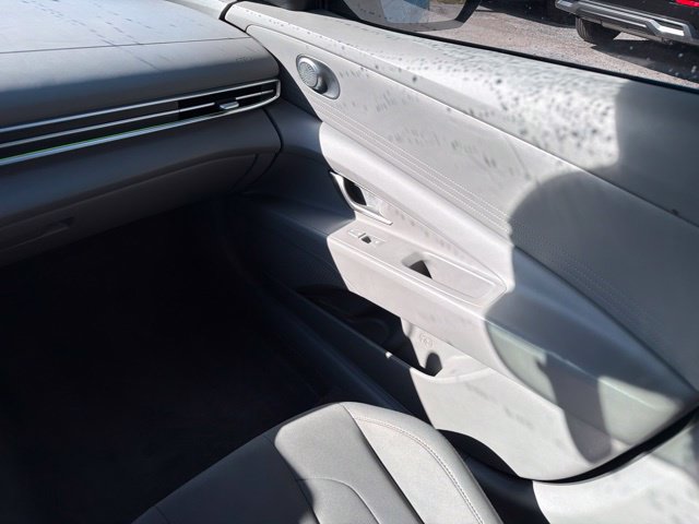 Used 2024 Hyundai Elantra SEL FWD image 19