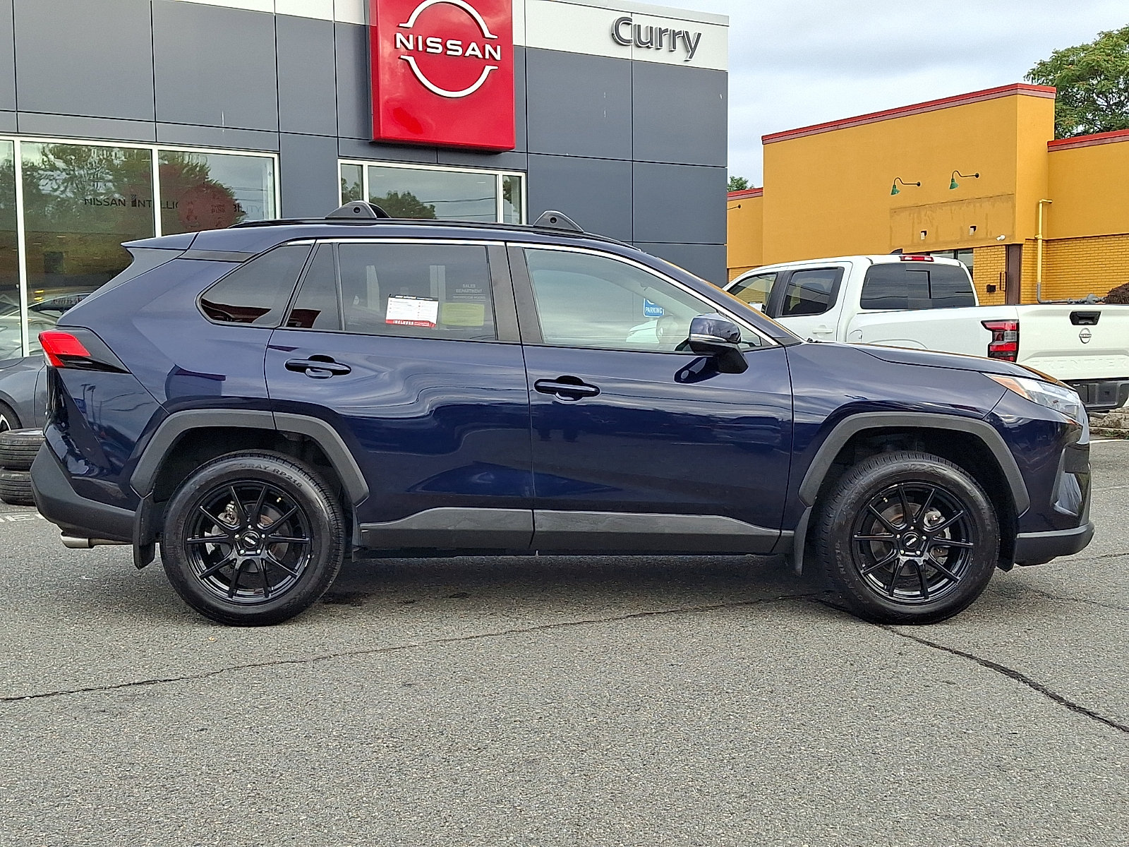 Used 2022 Toyota RAV4 XLE w/ Convenience Package AWD/4WD image 8