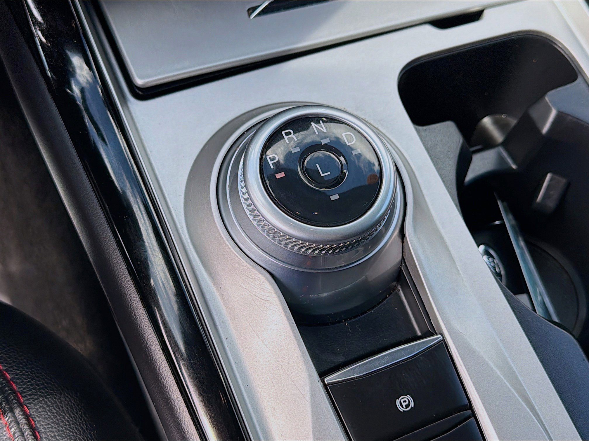 Used 2023 Ford Explorer ST-Line w/ Class IV Trailer Tow Package image 16