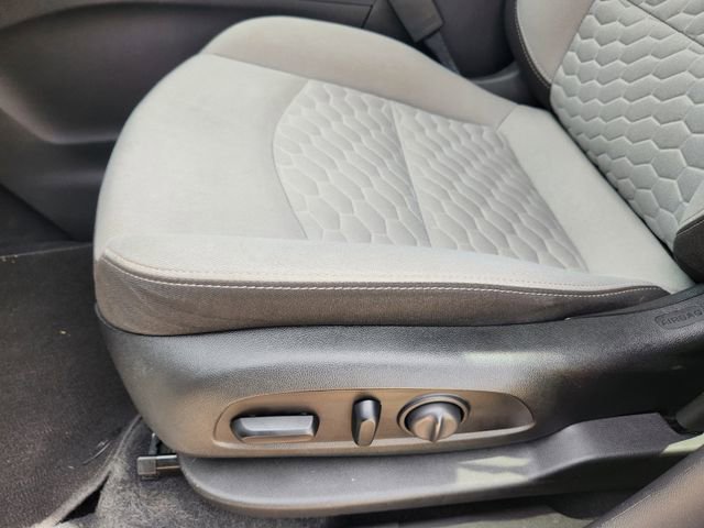 Used 2021 Chevrolet Equinox LS w/ LS Convenience Package FWD image 25