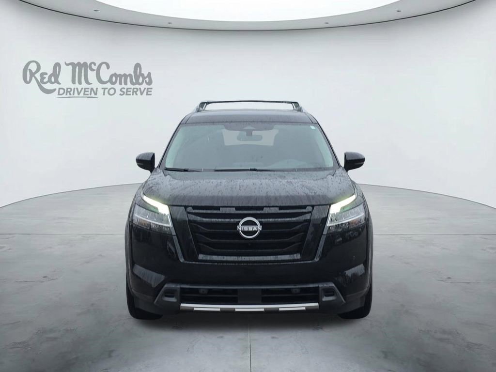 Used 2023 Nissan Pathfinder SL w/ Black Appearance Package image 8
