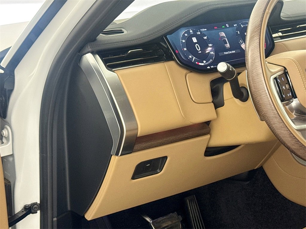 Used 2023 Land Rover Range Rover SE image 10