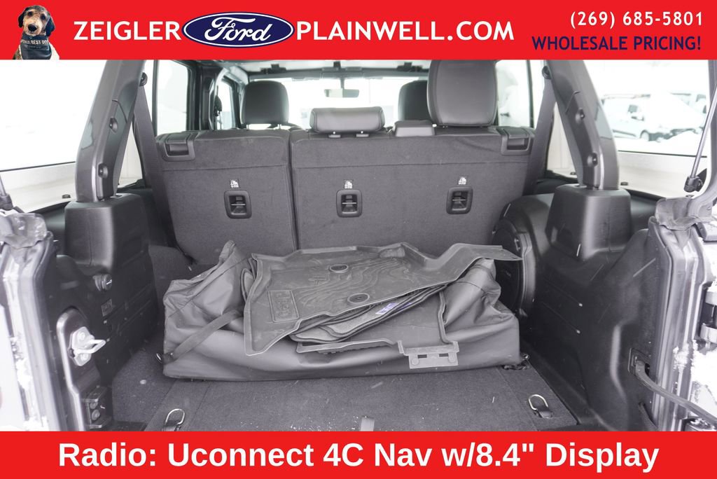 Used 2023 Jeep Wrangler Unlimited Sahara w/ Cold Weather Group image 5