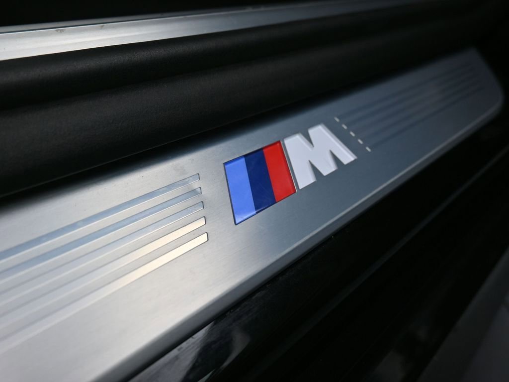 Used 2022 BMW 740i xDrive w/ M Sport Package image 22