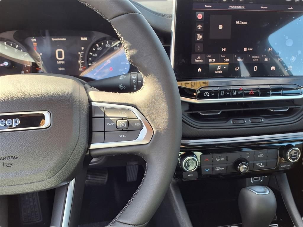 New 2026 Jeep Compass Latitude image 11