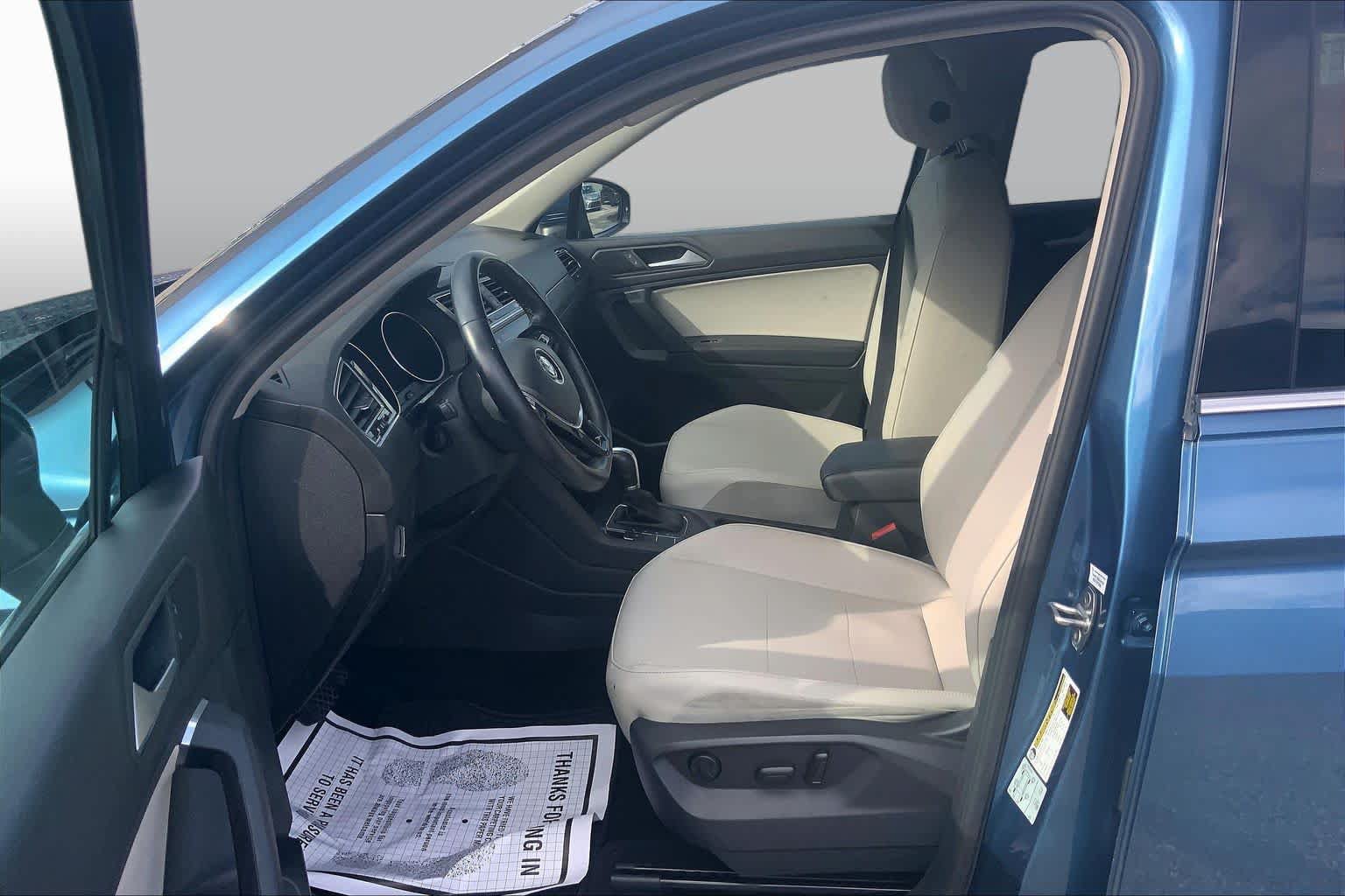 Used 2019 Volkswagen Tiguan SE w/ Panoramic Sunroof Package FWD image 8