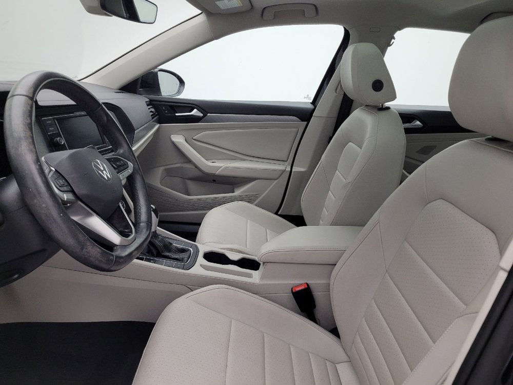 Used 2024 Volkswagen Jetta SE FWD image 17