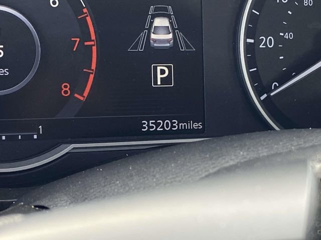 Used 2023 Nissan Versa SR w/ Trunk Package image 28