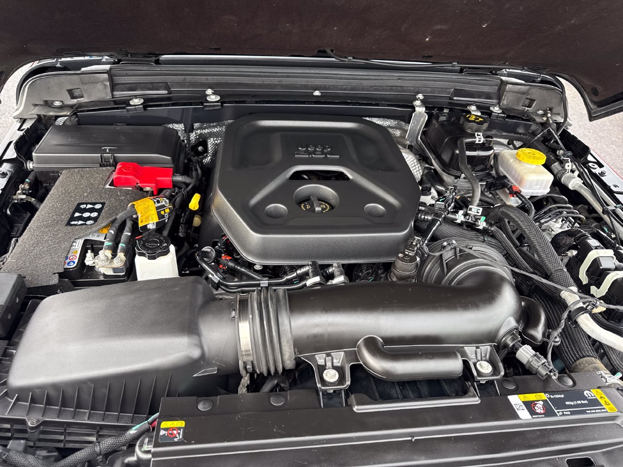 Used 2024 Jeep Wrangler Unlimited Sport AWD/4WD image 11
