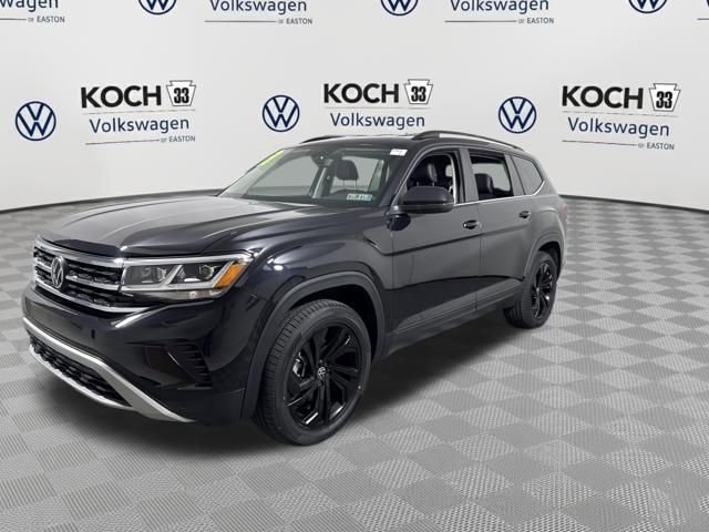 Used 2023 Volkswagen Atlas SE w/ Black Wheel Package image 3