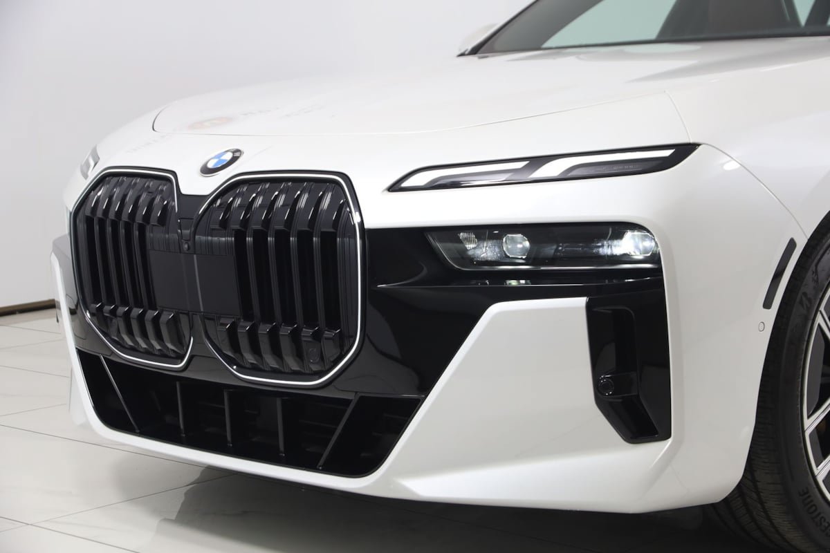 Used 2025 BMW 760i xDrive AWD/4WD image 85