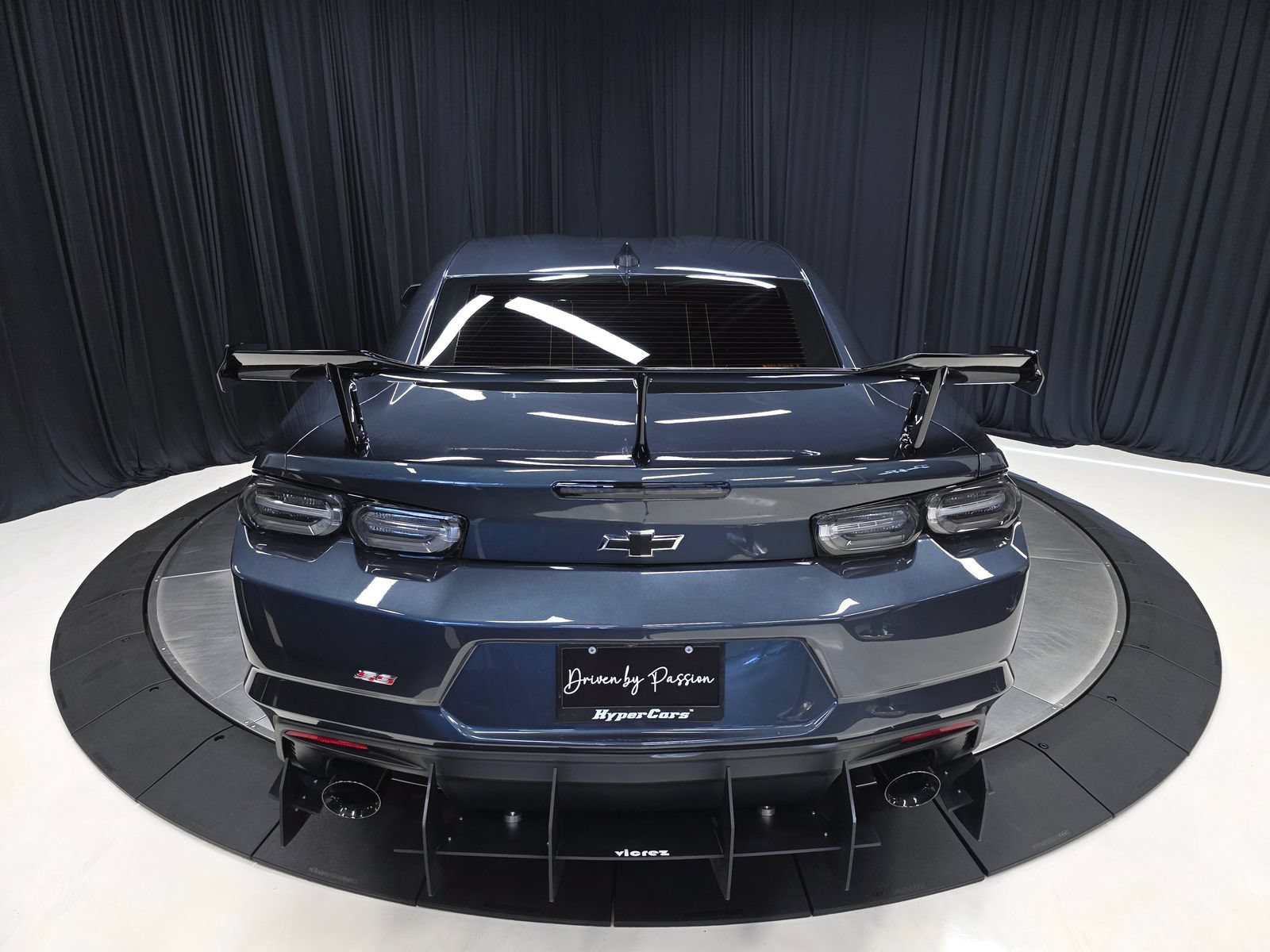 Used 2020 Chevrolet Camaro SS RWD image 12