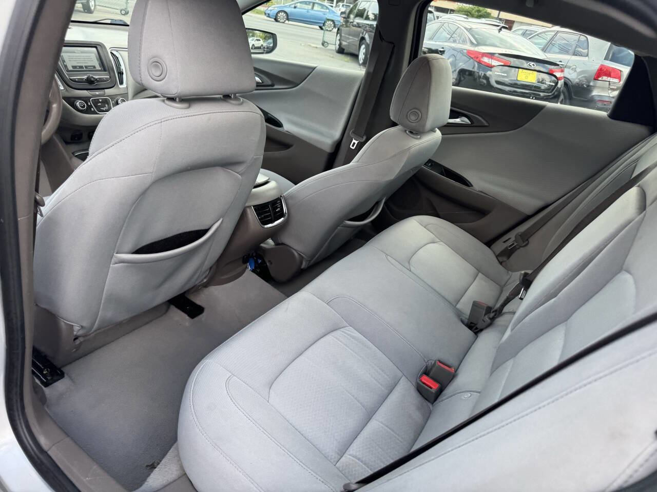 Used 2018 Chevrolet Malibu LT image 25