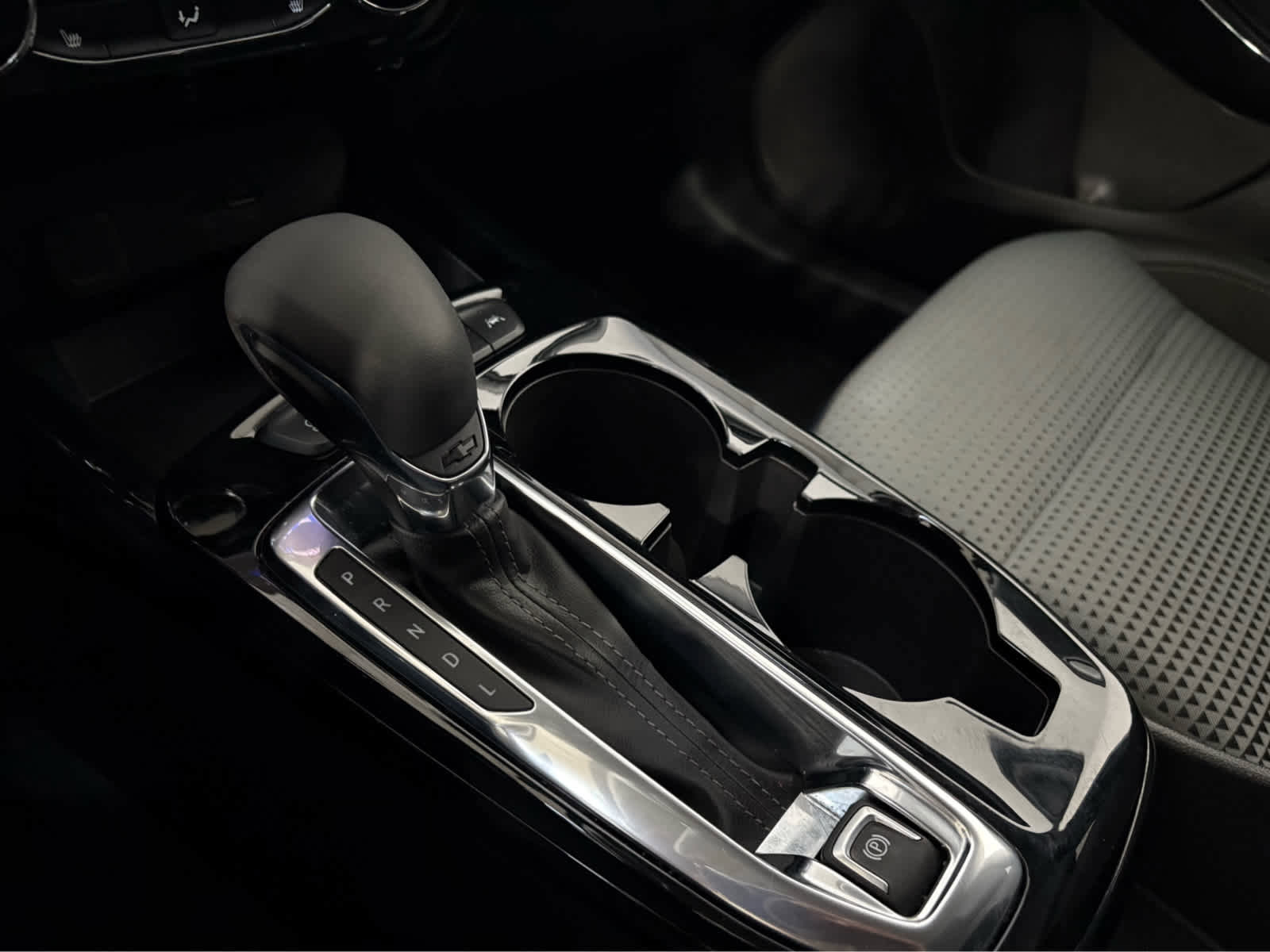 Certified 2025 Chevrolet Trax LT w/ LT Convenience Package image 24