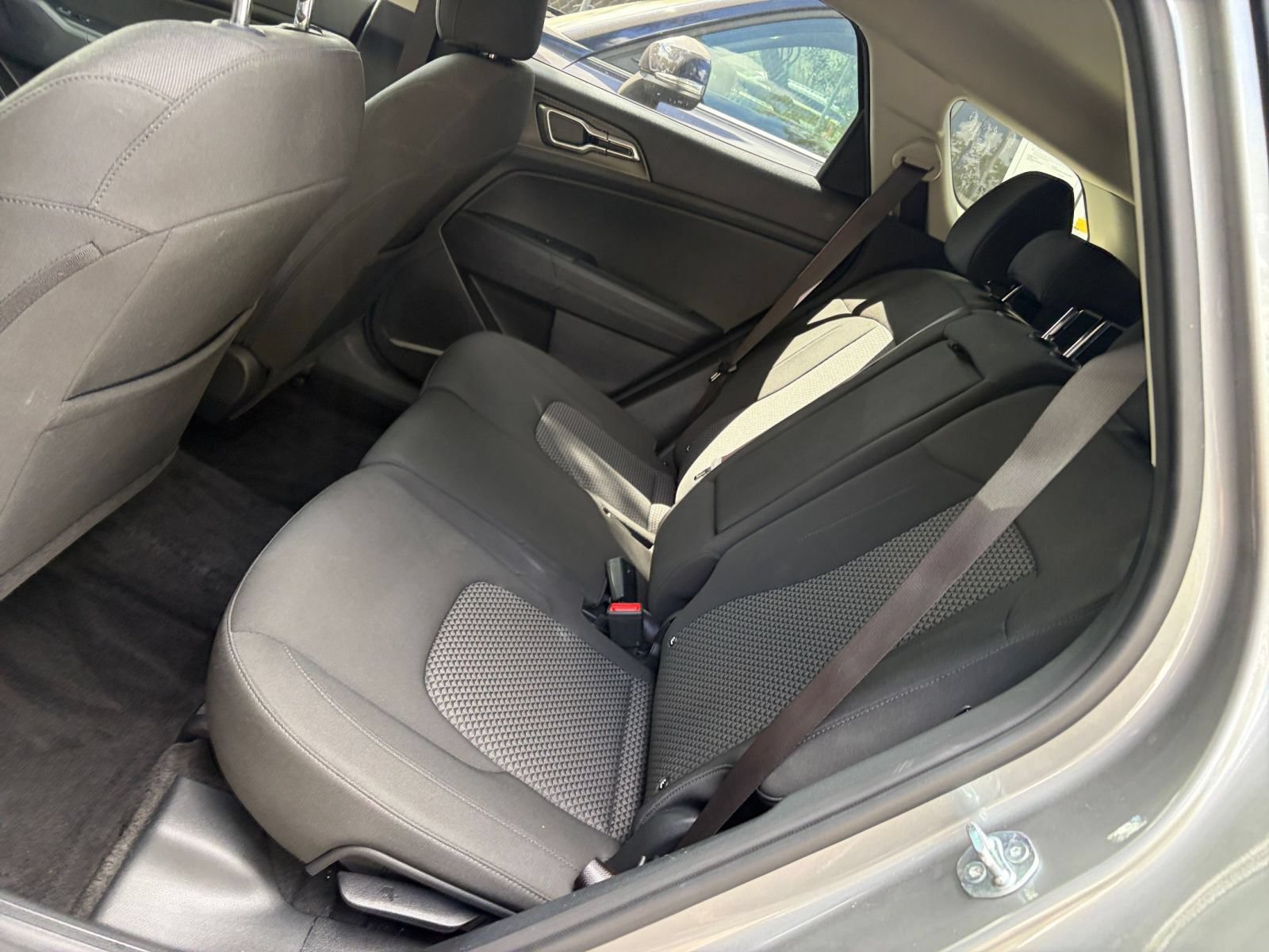 Used 2025 Kia Sportage LX FWD image 37