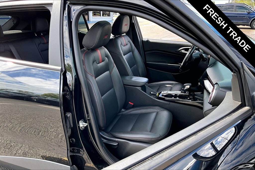 Used 2024 Chevrolet Trax RS w/ Sunroof Package FWD image 28