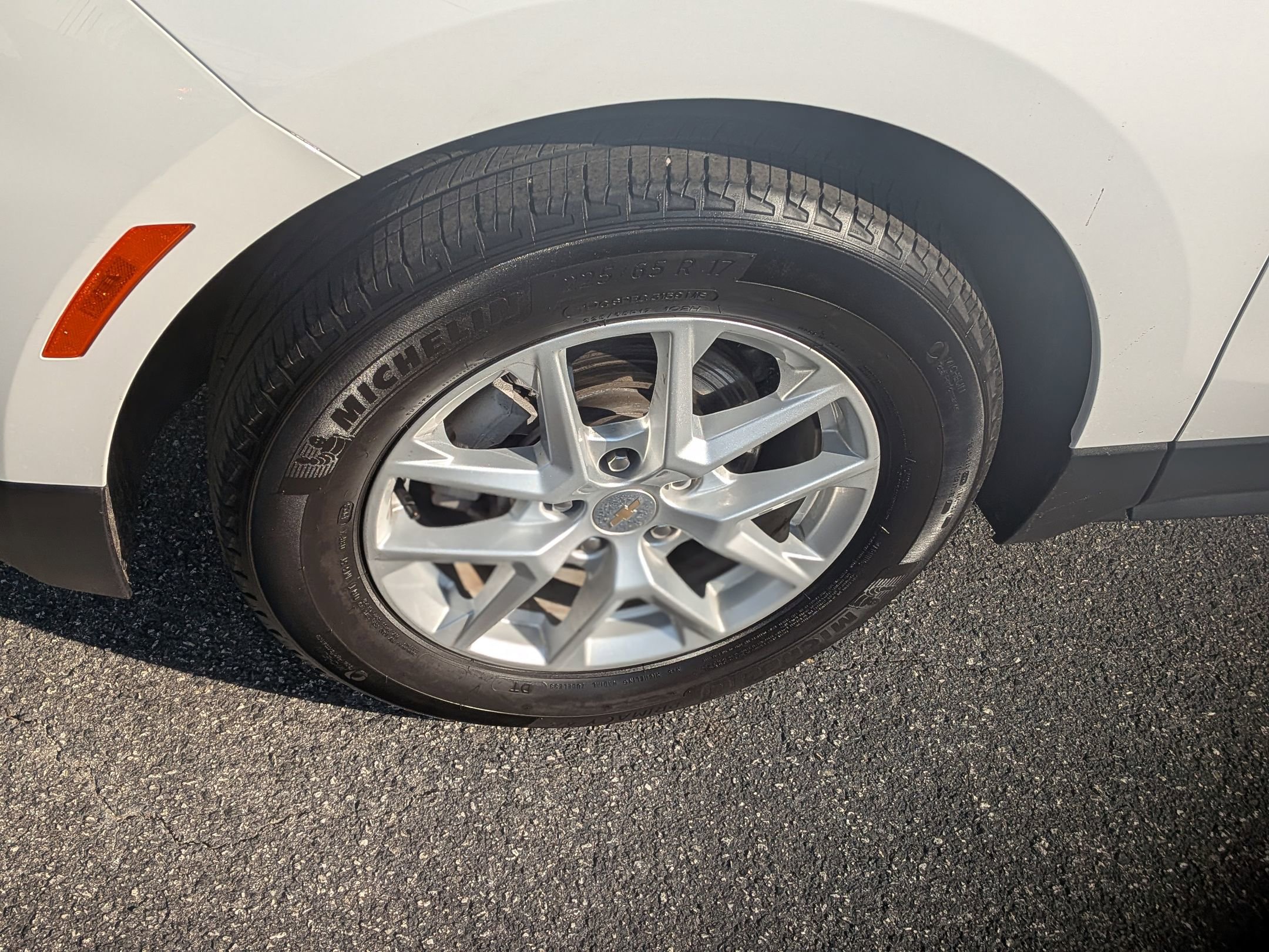 Certified 2024 Chevrolet Equinox LT w/ LPO, Floor Liner Package image 12