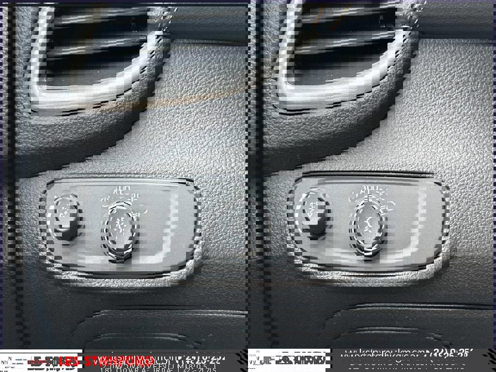 Used 2020 Chevrolet Trax LS FWD image 26