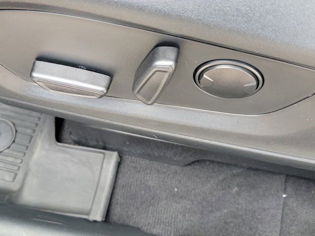 Certified 2022 Ford Explorer XLT w/ Equipment Group 202A image 24