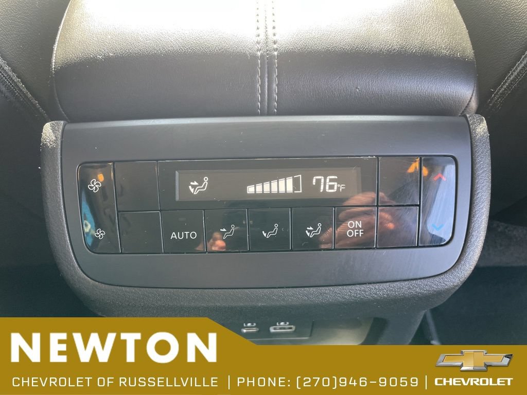 Used 2025 Nissan Pathfinder SL AWD/4WD image 37