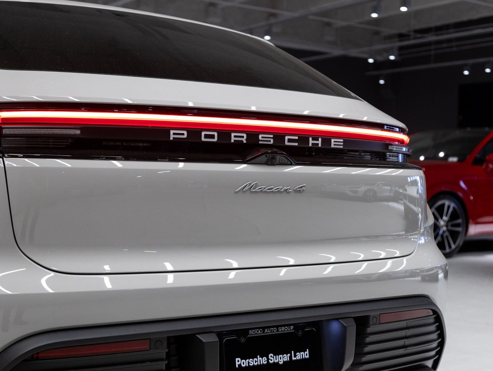 Certified 2026 Porsche Macan 4 Electric AWD/4WD image 31