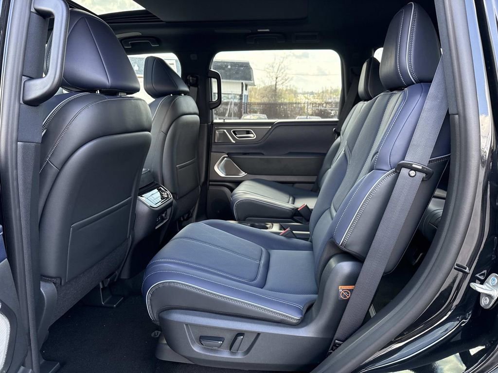 New 2026 INFINITI QX80 4WD image 17
