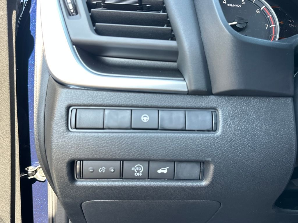 New 2026 Nissan Rogue SV image 12