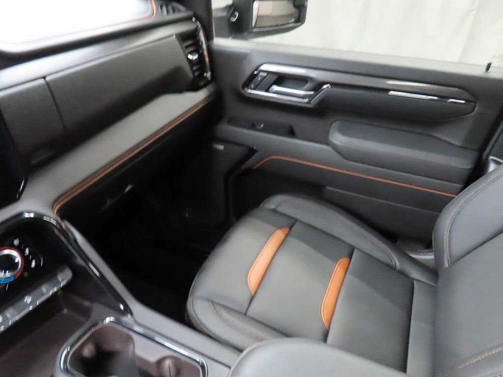 Used 2025 GMC Sierra 3500 AT4 w/ AT4 Premium Plus Package image 30