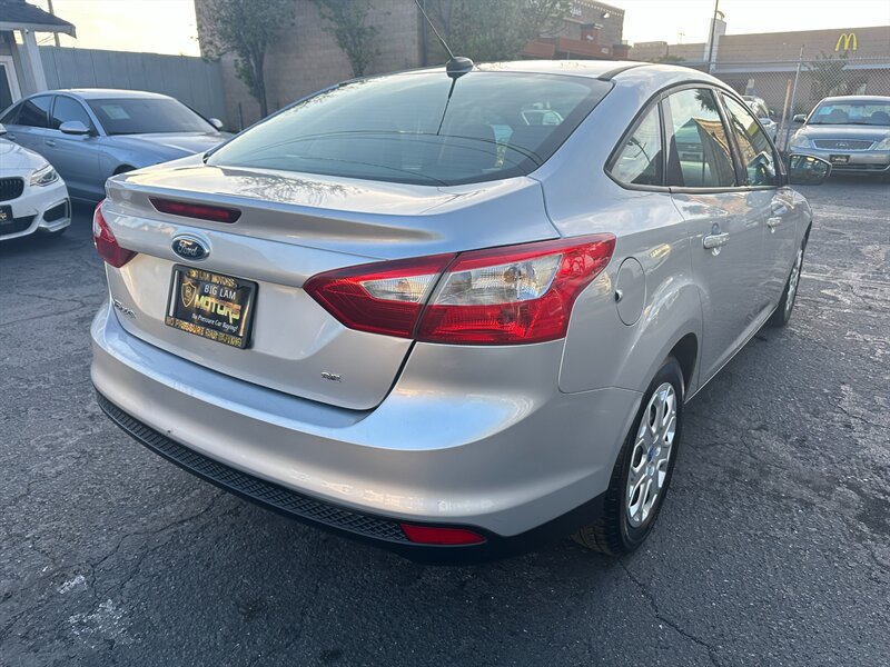 Used 2012 Ford Focus SE FWD image 5