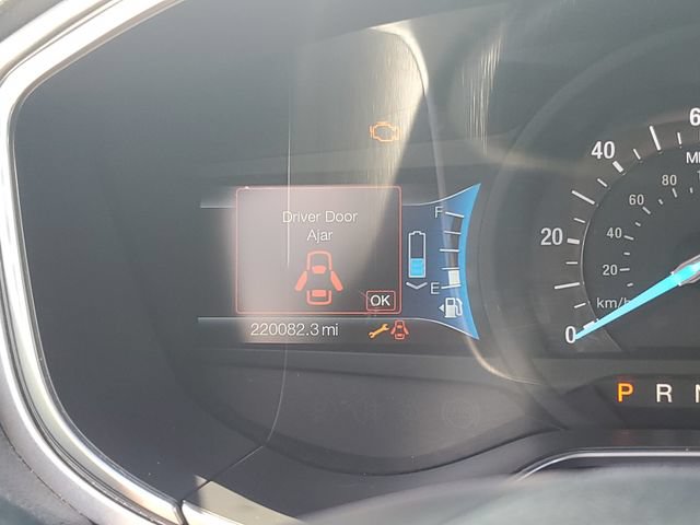 Used 2015 Ford Fusion SE FWD image 13