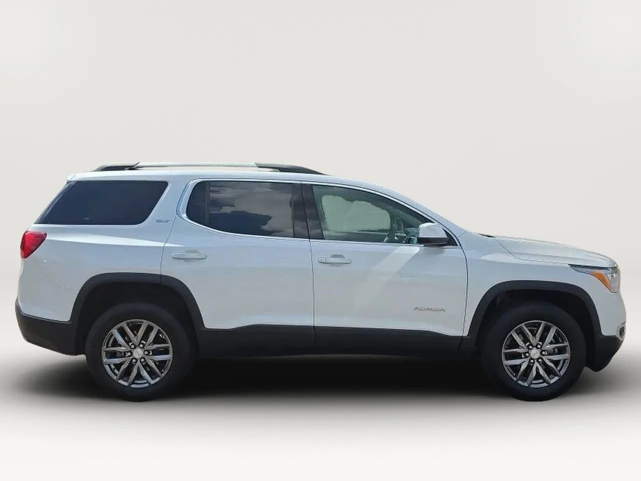 Used 2017 GMC Acadia SLT w/ LPO, Floor Liner Package FWD image 8