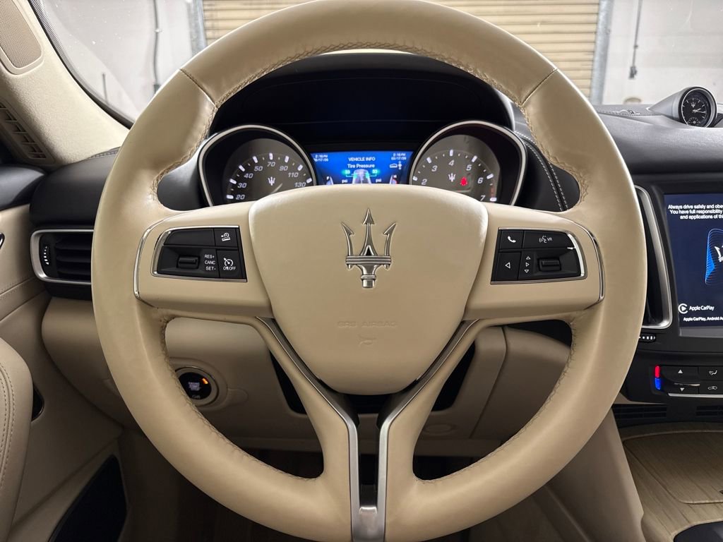 Used 2018 Maserati Levante GranLusso image 14
