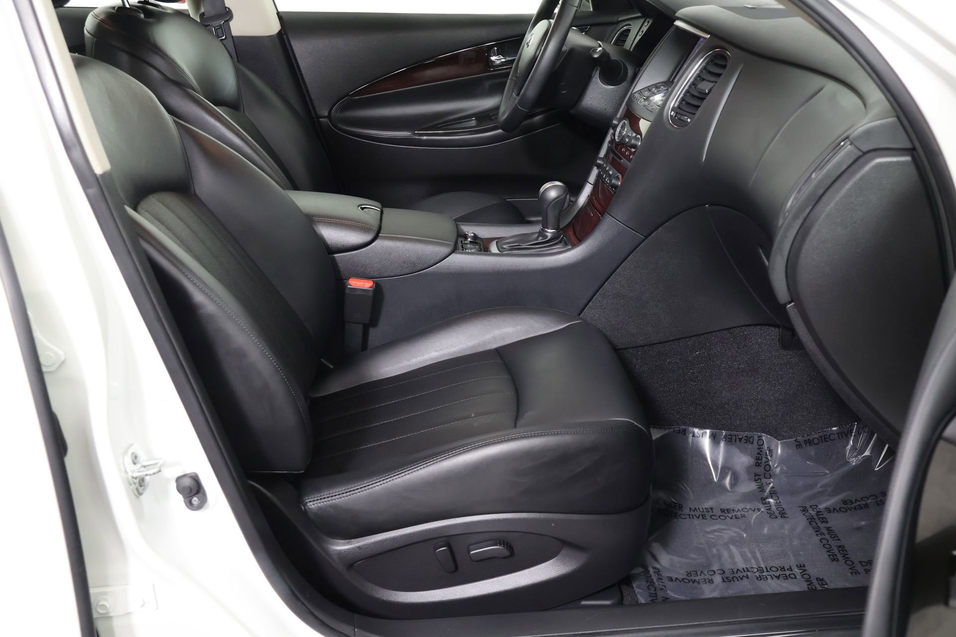 Used 2017 INFINITI QX50 Base image 44