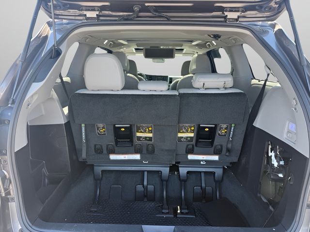 Used 2017 Toyota Sienna Limited Premium AWD/4WD image 10