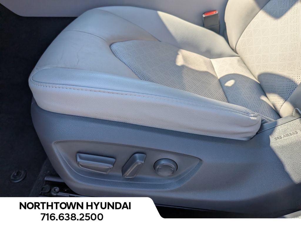 Used 2019 Toyota Camry XSE FWD image 30