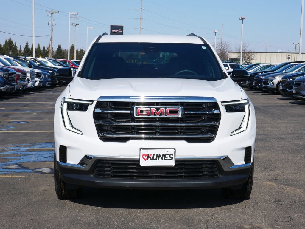 Used 2023 GMC Terrain SLT w/ Infotainment Package II image 2