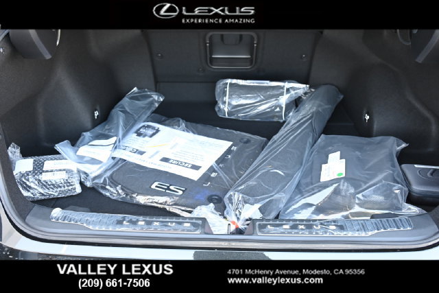 New 2026 Lexus ES 350e w/ Convenience Package FWD image 19