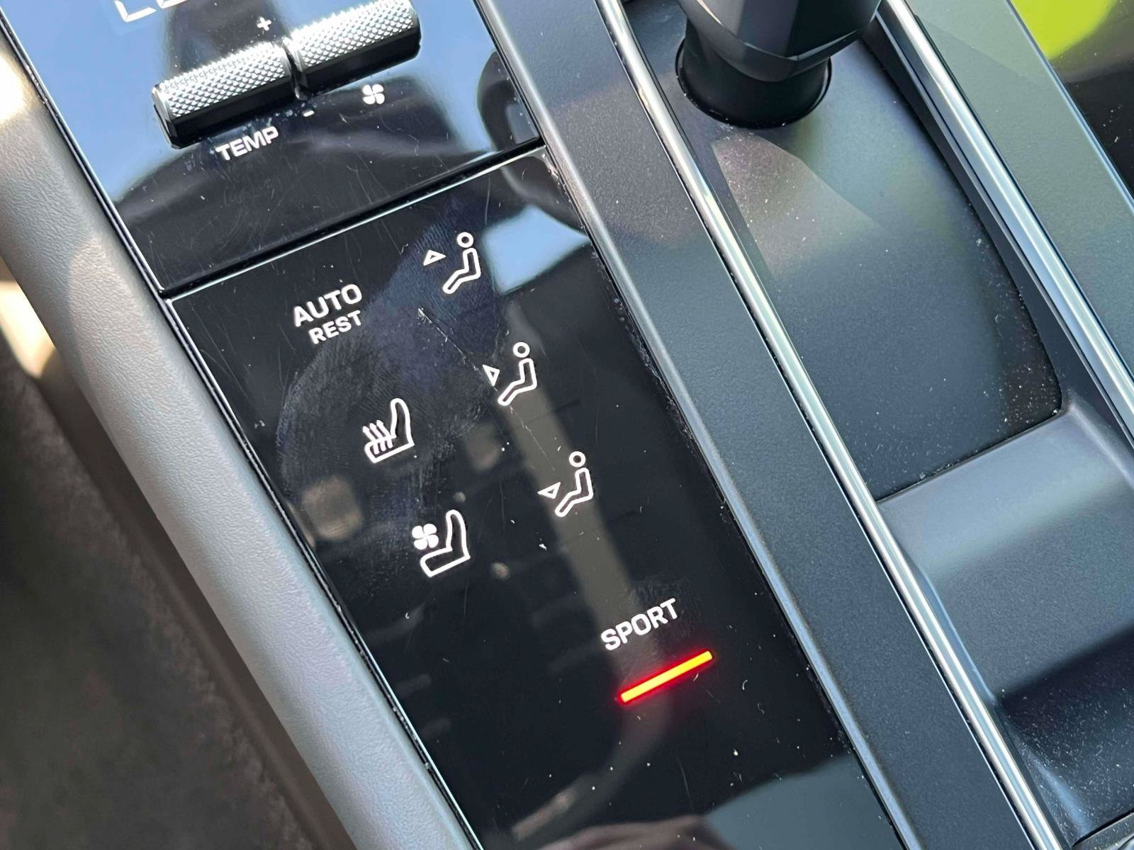 Used 2022 Porsche Macan AWD/4WD image 13