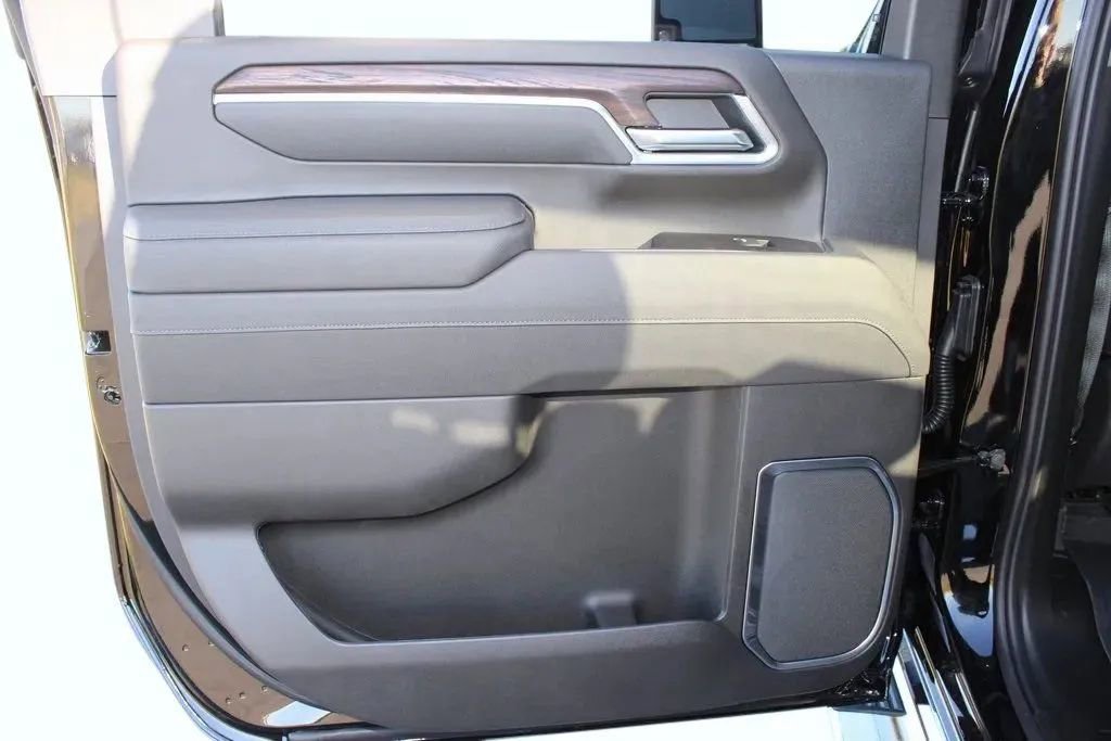 New 2026 GMC Sierra 3500 SLT image 28