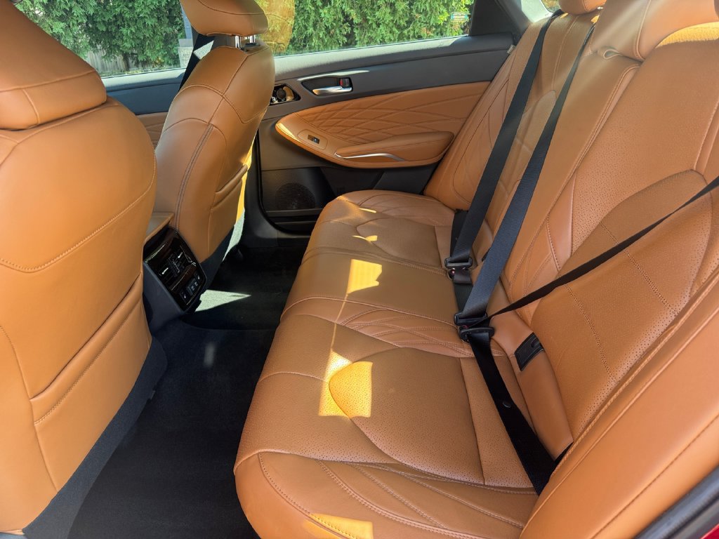 Used 2020 Toyota Avalon Limited w/ Advanced Safety Package FWD image 18