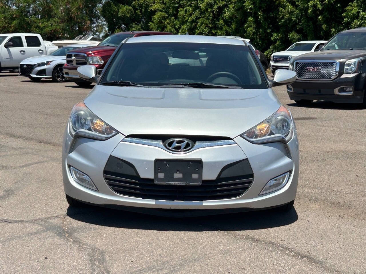 Used 2017 Hyundai Veloster FWD image 8