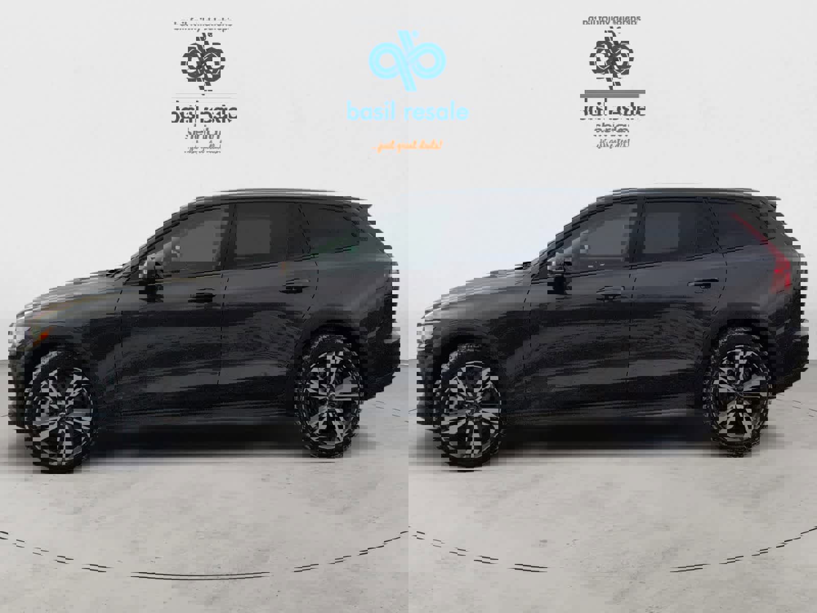 Used 2025 Volvo V60 B5 Cross Country Plus image 3