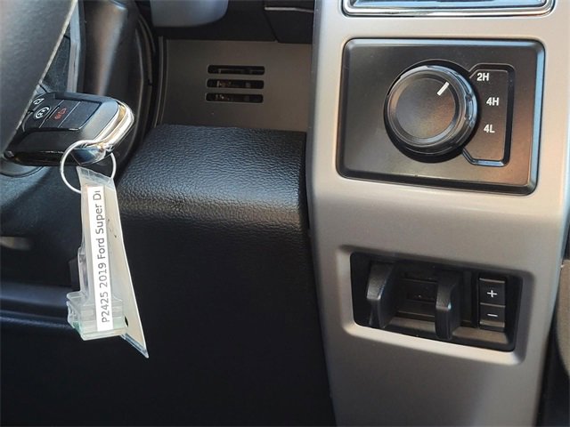 Used 2019 Ford F250 Lariat w/ Chrome Package image 27