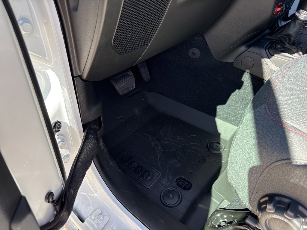 New 2025 Jeep Gladiator Rubicon w/ Convenience Group image 16